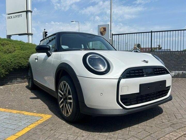 MINI Cooper 1.5C Classic Steptronic Euro 6 (s/s) 3dr