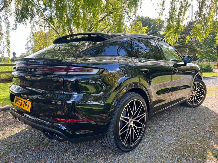 Porsche Cayenne 3.0 V6 E-Hybrid 25.9kWh Black Edition TiptronicS 4WD Euro 6 (s/s) 5dr