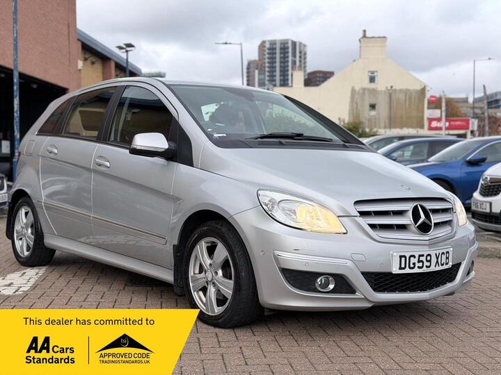 Mercedes-Benz B Class 1.7 B180 SE CVT 5dr Mercedes-Benz B Class 1.7 B180 SE CVT 5dr