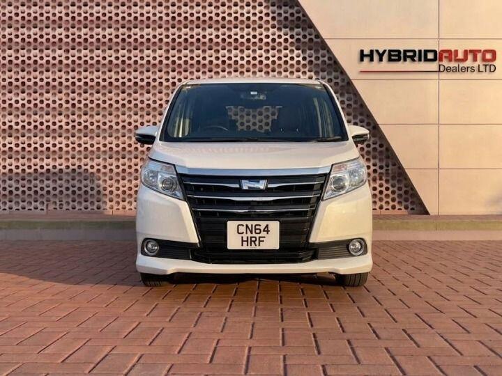Toyota Noah 2014