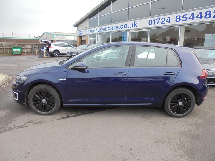 Volkswagen E-Golf 35.8kWh E-Golf Auto 5dr Volkswagen E-Golf 35.8kWh E-Golf Auto 5dr
