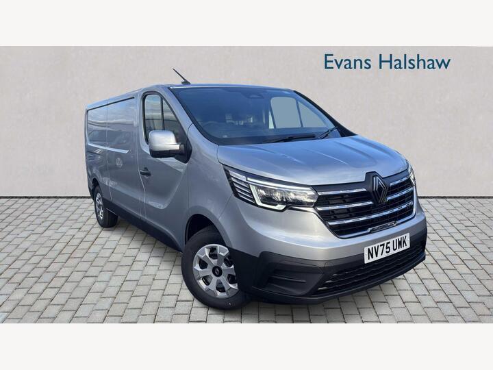 Renault New Trafic Vans LL30 Blue DCi 130 Advance Panel Van MY26