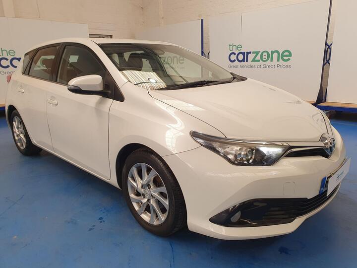 Toyota Auris 1.6 D-4D Business Edition Euro 6 (s/s) 5dr (Safety Sense) Toyota Auris 1.6 D-4D Business Edition Euro 6 (s/s) 5dr (Safety Sense)