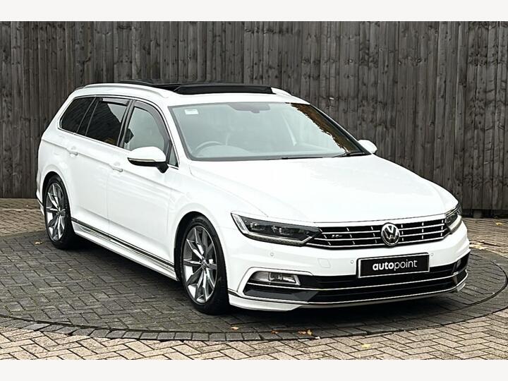 Volkswagen Passat 2.0 TSI R-Line DSG Euro 6 (s/s) 5dr Volkswagen Passat 2.0 TSI R-Line DSG Euro 6 (s/s) 5dr
