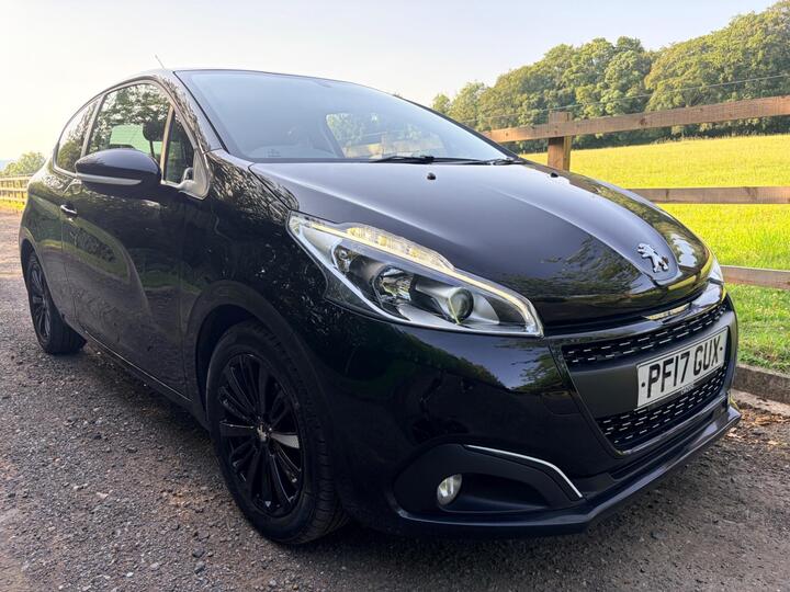 Peugeot 208 1.2 PureTech Black Edition Euro 6 3dr