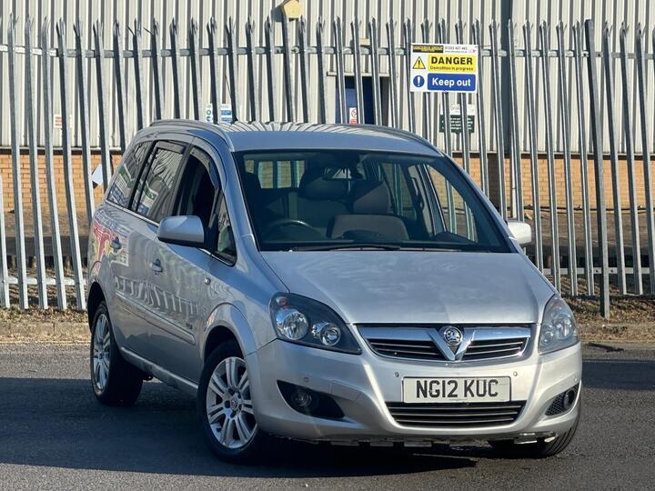 Vauxhall Zafira 1.6 16V Design Euro 5 5dr (SNav) Vauxhall Zafira 1.6 16V Design Euro 5 5dr (SNav)
