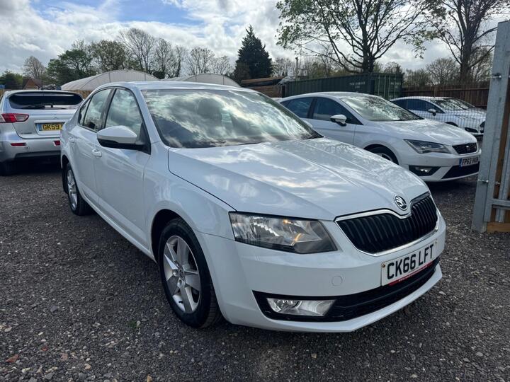 Skoda Octavia 1.6 TDI SE DSG Euro 6 (s/s) 5dr Skoda Octavia 1.6 TDI SE DSG Euro 6 (s/s) 5dr