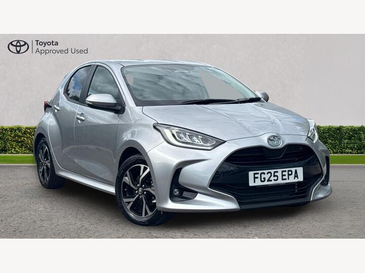 Toyota Yaris 1.5 VVT-h Design E-CVT Euro 6 (s/s) 5dr