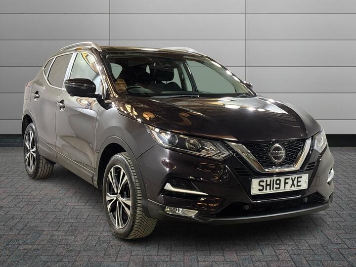 Nissan Qashqai 1.3 DIG-T N-Connecta Euro 6 (s/s) 5dr