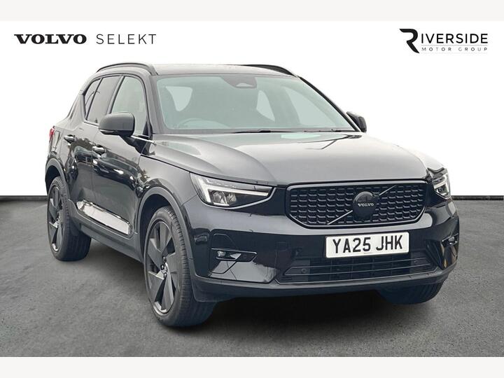Volvo XC40 2.0 B3 MHEV Plus Black Edition DCT Auto Euro 6 (s/s) 5dr