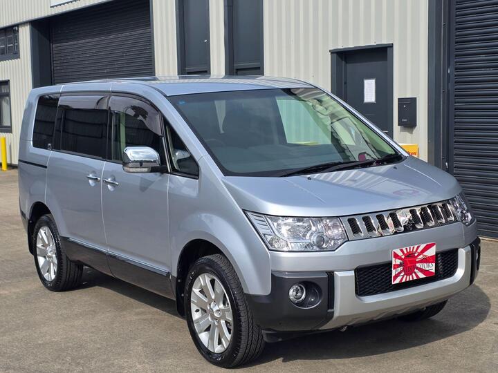 Mitsubishi Delica 2.4 Petrol Auto 4wd Chamonix Ulez Free Mitsubishi Delica 2.4 Petrol Auto 4wd Chamonix Ulez Free