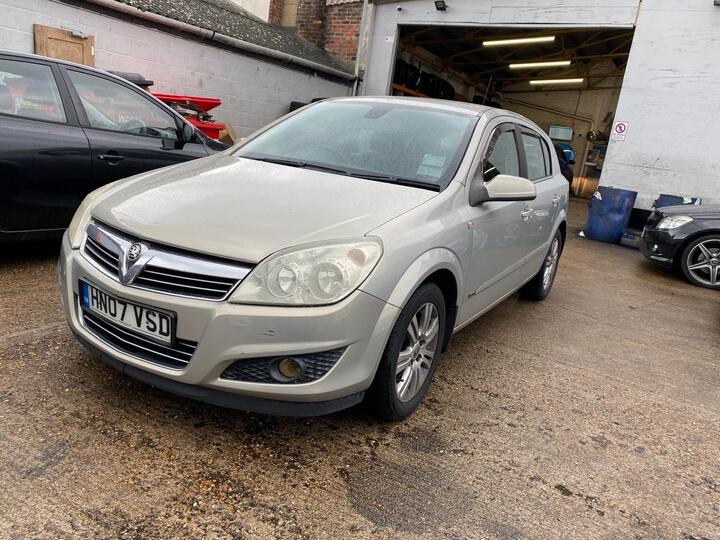 Vauxhall Astra 1.8i 16v Design 5dr