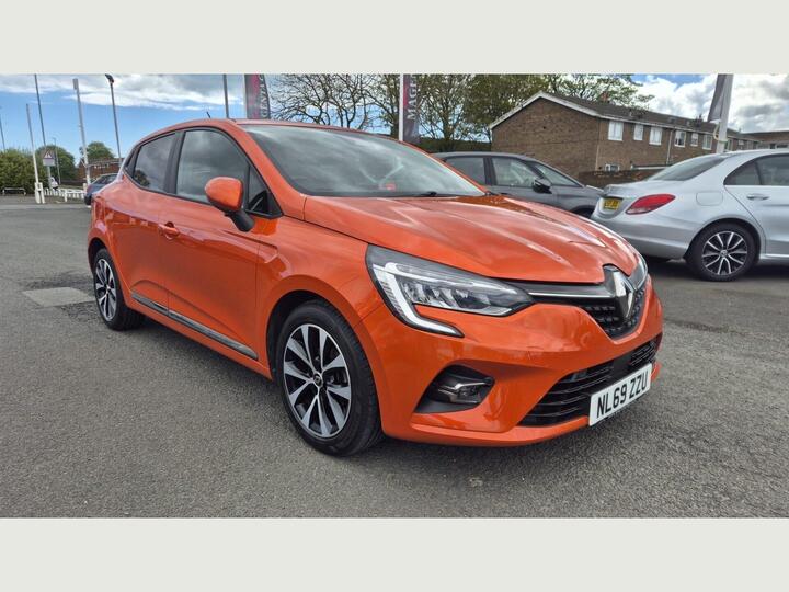 Renault Clio 1.0 TCe Iconic Euro 6 (s/s) 5dr Renault Clio 1.0 TCe Iconic Euro 6 (s/s) 5dr