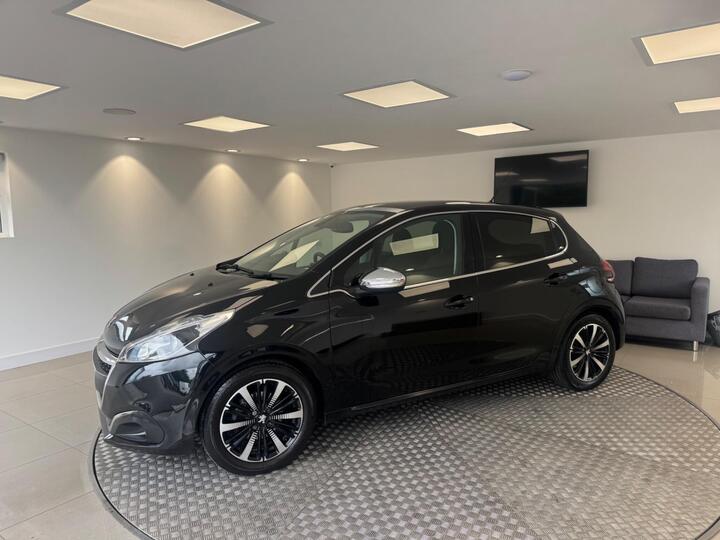 Peugeot 208 1.2 PureTech Allure Premium Euro 6 (s/s) 5dr