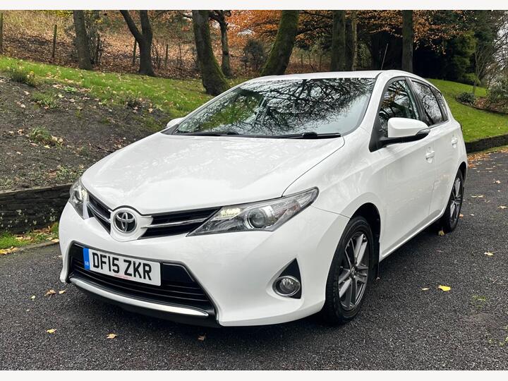 Toyota Auris 1.6 V-Matic Icon Plus Euro 5 5dr Toyota Auris 1.6 V-Matic Icon Plus Euro 5 5dr