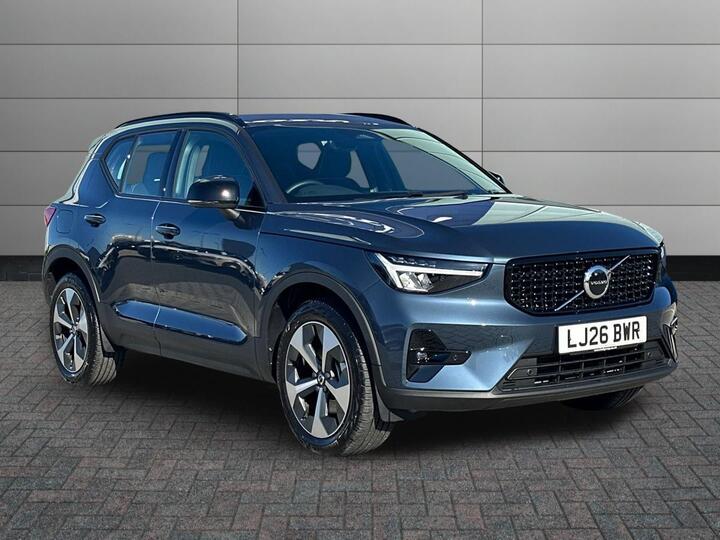 Volvo XC40 2.0 B3 MHEV Plus Dark DCT Auto Euro 6 (s/s) 5dr