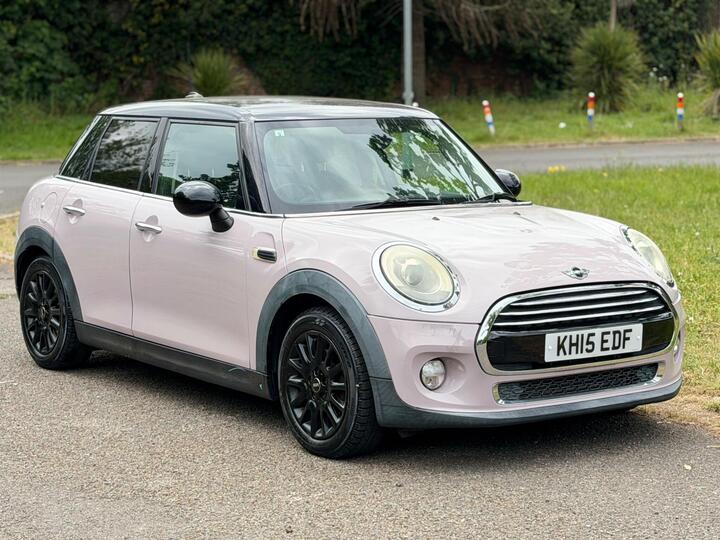 MINI Hatch 1.5 Cooper Hatchback 5dr Petrol Auto Euro 6 (s/s) (136 Ps)