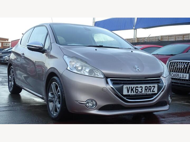 Peugeot 208 1.2 VTi Allure Euro 5 3dr
