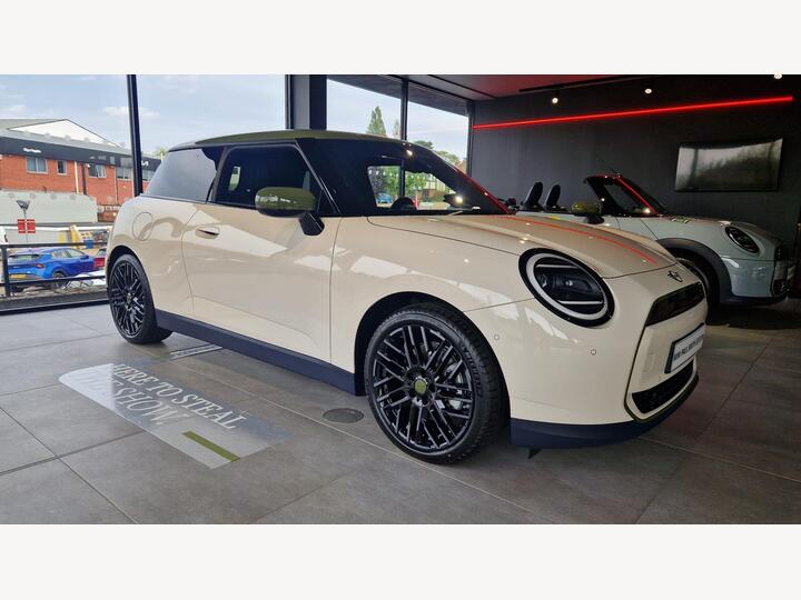 MINI Electric Cooper SE 54.2kWh Paul Smith Edition Auto 3dr
