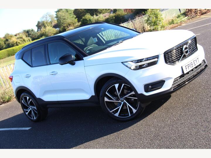 Volvo XC40 2.0 T4 R-Design Pro Auto AWD Euro 6 (s/s) 5dr