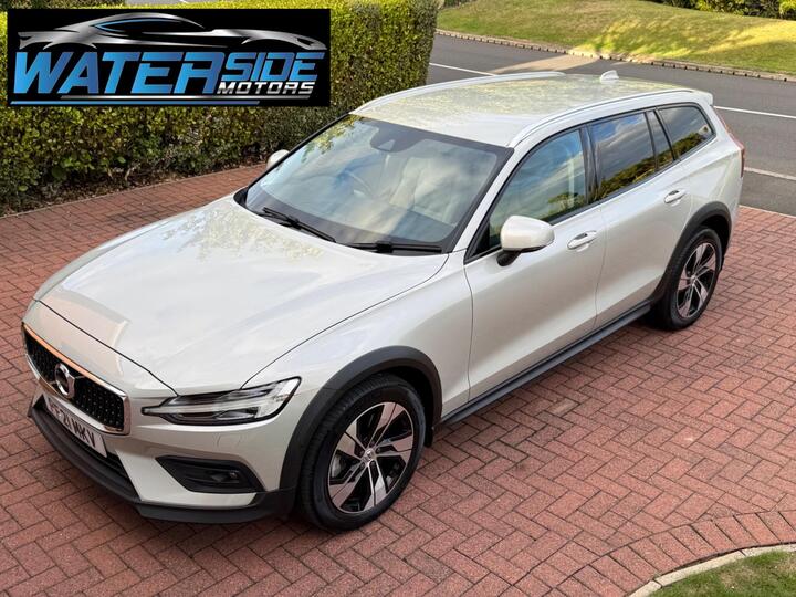 Volvo V60 Cross Country 2.0 B4 MHEV Auto AWD Euro 6 (s/s) 5dr