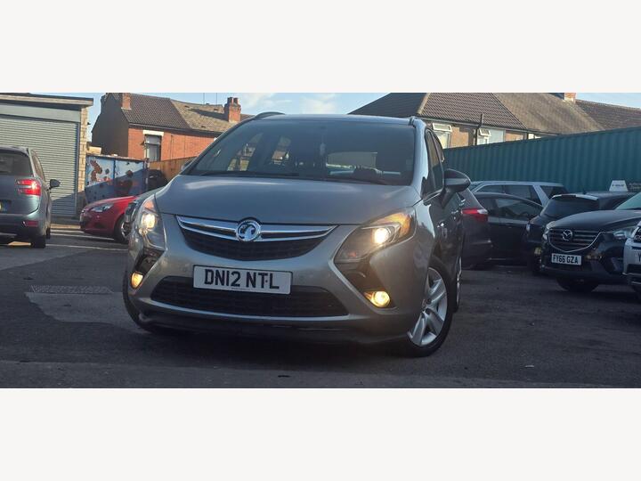 Vauxhall Zafira Tourer 1.4T 16V Exclusiv Euro 5 5dr