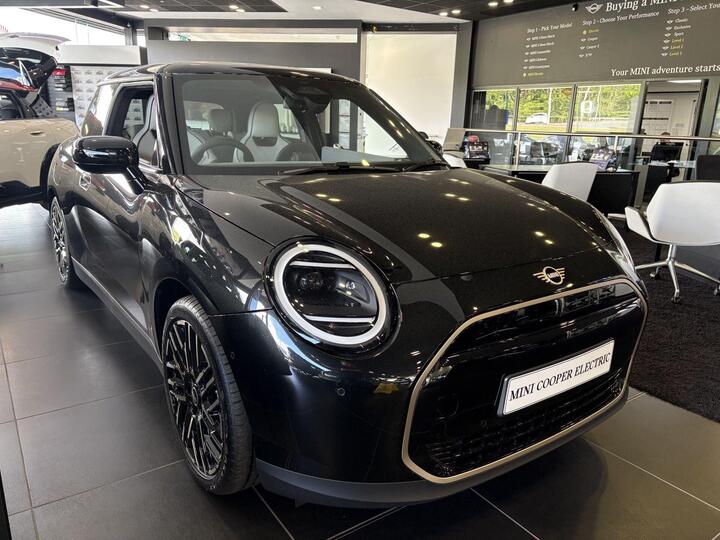 MINI Electric Cooper E 40.7kWh Exclusive Auto 3dr