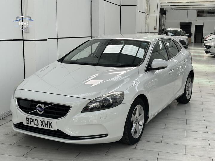 Volvo V40 1.6 T4 SE Lux Nav Hatchback 5dr Petrol Powershift Euro 5 (s/s) (180 Ps)