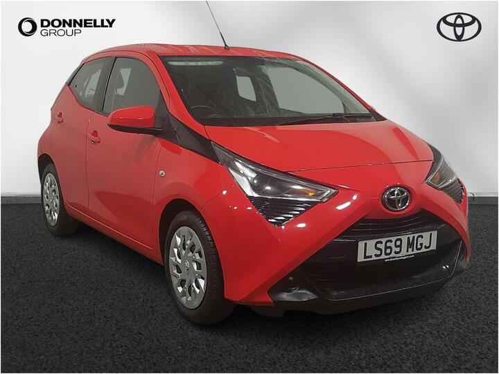 Toyota AYGO 1.0 VVT-i X-play X-shift Euro 6 5dr