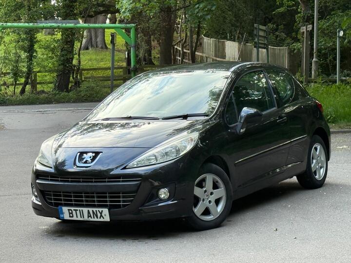 Peugeot 207 1.4 VTi Envy Euro 5 3dr Peugeot 207 1.4 VTi Envy Euro 5 3dr