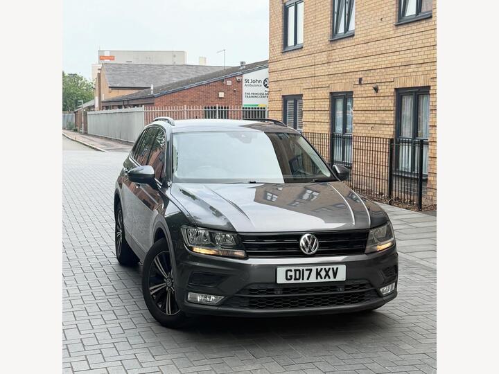 Volkswagen Tiguan 2.0 TDI BlueMotion Tech SE DSG Euro 6 (s/s) 5dr