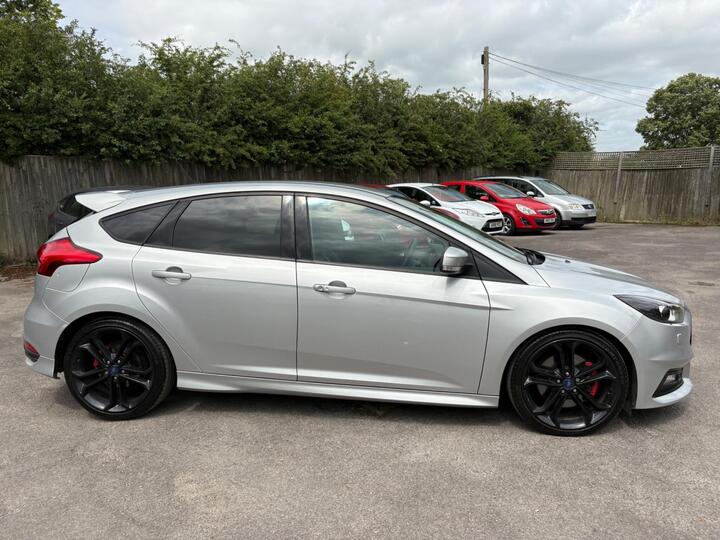 Ford Focus 2.0T EcoBoost ST-3 Euro 6 (s/s) 5dr