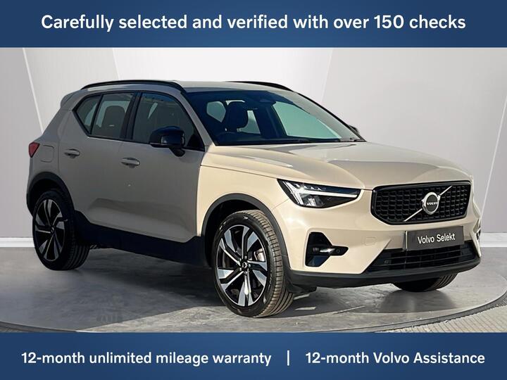 Volvo XC40 2.0 B3 MHEV Plus Dark DCT Auto Euro 6 (s/s) 5dr