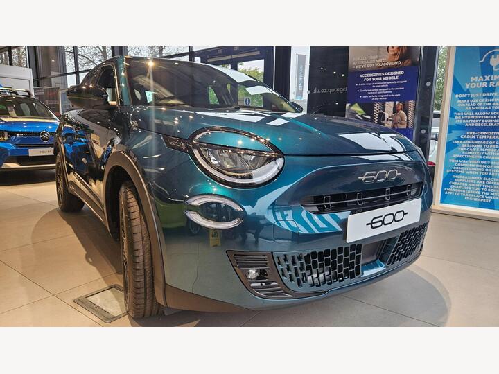 Fiat 600 1.2 MHEV E-DCT Euro 6 (s/s) 5dr