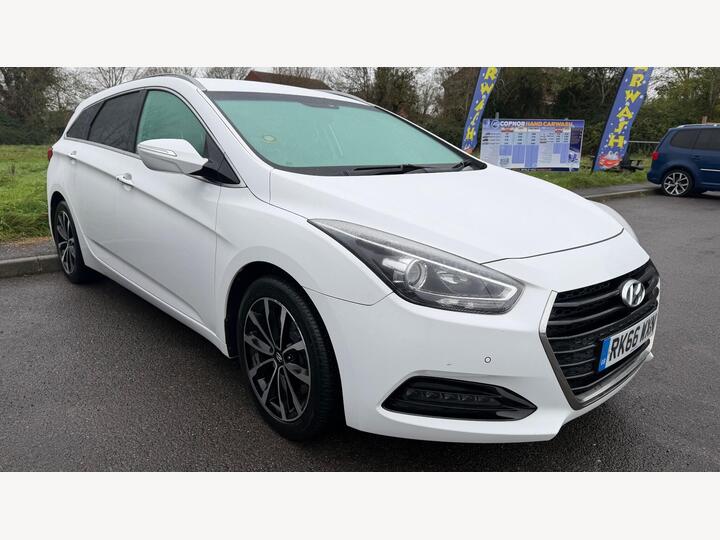 Hyundai I40 1.7 CRDi Blue Drive SE Nav Business Tourer DCT Euro 6 (s/s) 5dr Hyundai I40 1.7 CRDi Blue Drive SE Nav Business Tourer DCT Euro 6 (s/s) 5dr