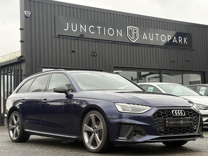 Audi A4 Avant 2.0 TDI 35 Black Edition S Tronic Euro 6 (s/s) 5dr Audi A4 Avant 2.0 TDI 35 Black Edition S Tronic Euro 6 (s/s) 5dr