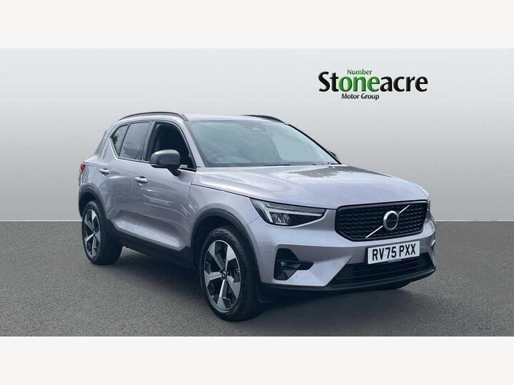 Volvo XC40 2.0 B4 MHEV Plus Dark DCT Auto Euro 6 (s/s) 5dr
