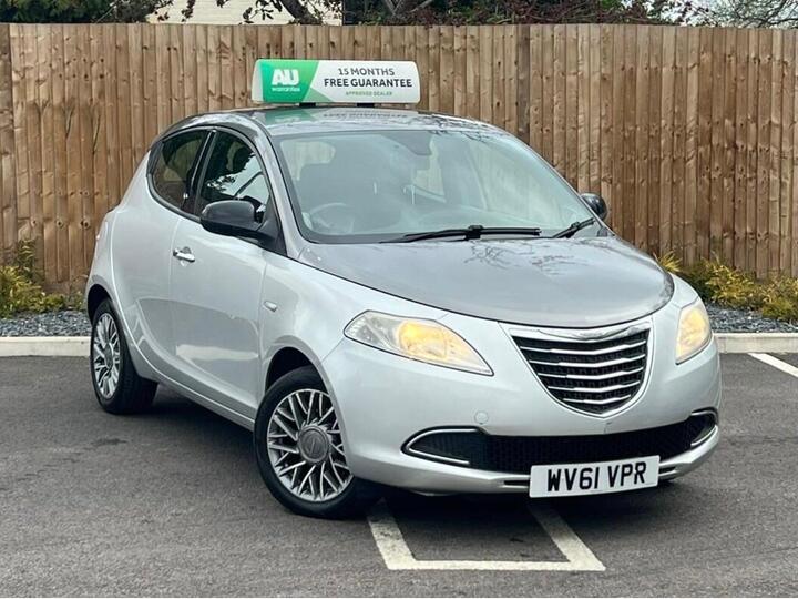 Chrysler Ypsilon 1.2 SE Euro 5 (s/s) 5dr Chrysler Ypsilon 1.2 SE Euro 5 (s/s) 5dr