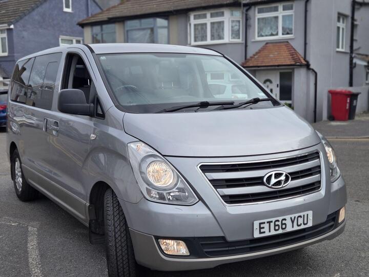 Hyundai I800 2.5 CRDi SE Euro 6 5dr Hyundai I800 2.5 CRDi SE Euro 6 5dr