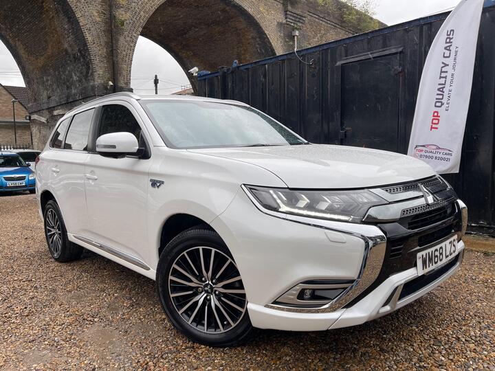 Mitsubishi Outlander 2.4h TwinMotor 13.8kWh 4h CVT 4WD Euro 6 (s/s) 5dr Mitsubishi Outlander 2.4h TwinMotor 13.8kWh 4h CVT 4WD Euro 6 (s/s) 5dr