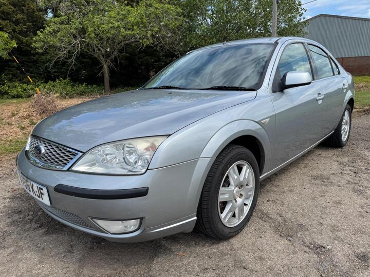 Ford Mondeo 2.0 Ghia 5dr
