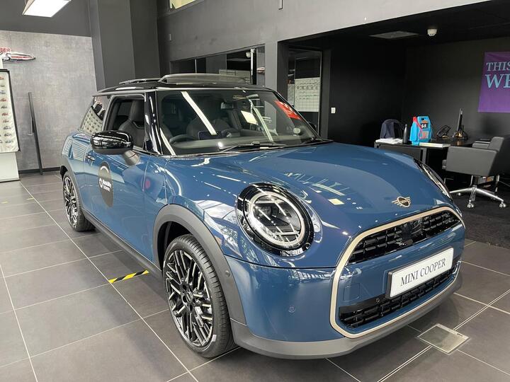 MINI Cooper 1.5C Exclusive Steptronic Euro 6 (s/s) 3dr