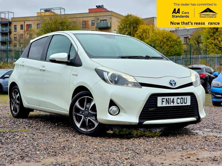 Toyota Yaris 1.5 VVT-h Trend CVT Euro 5 5dr Toyota Yaris 1.5 VVT-h Trend CVT Euro 5 5dr