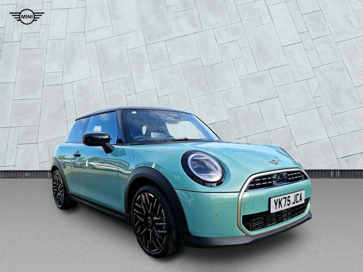 MINI Cooper 1.5C Exclusive Steptronic Euro 6 (s/s) 3dr