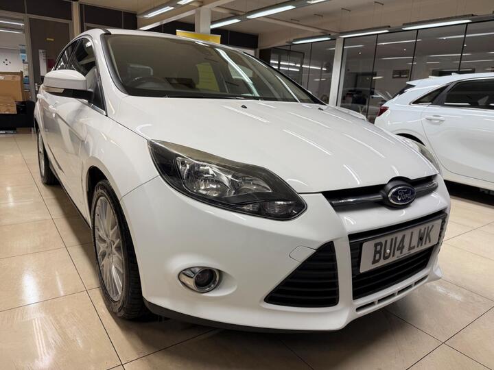 Ford Focus 1.0T EcoBoost Zetec Euro 5 (s/s) 5dr
