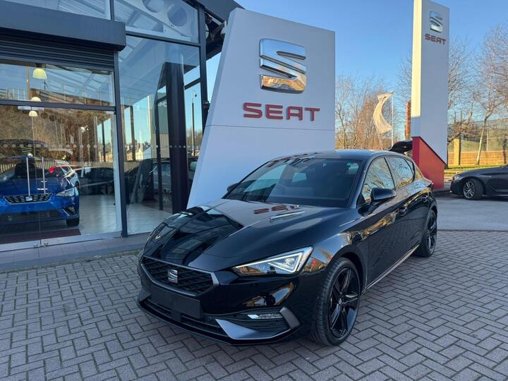 SEAT Leon 1.5 ETSI MHEV FR Black Edition DSG Euro 6 (s/s) 5dr