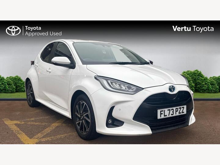 Toyota Yaris 1.5 VVT-h Design E-CVT Euro 6 (s/s) 5dr