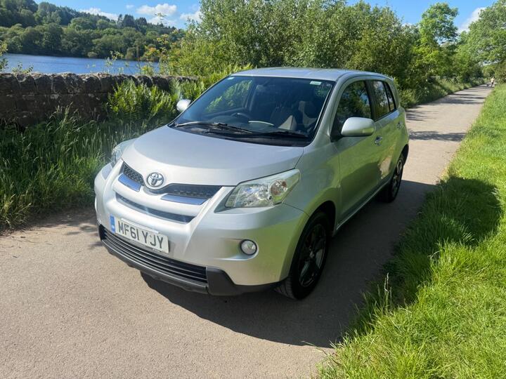 Toyota Urban Cruiser 1.4 D-4D 4WD Euro 5 5dr Toyota Urban Cruiser 1.4 D-4D 4WD Euro 5 5dr