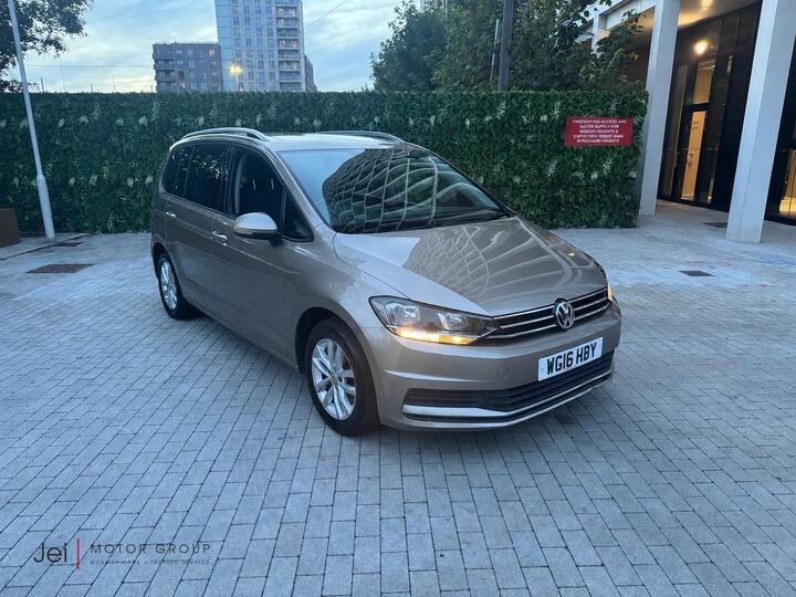 Volkswagen Touran 1.6 TDI BlueMotion Tech SE Family DSG Euro 6 (s/s) 5dr