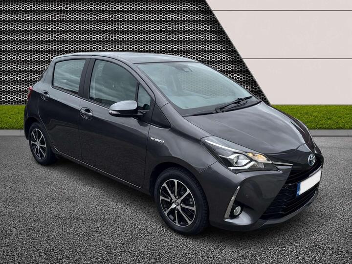 Toyota YARIS 1.5 VVT-h Icon Tech E-CVT Euro 6 (s/s) 5dr
